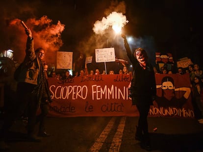 A marcha das mulheres por nenhum direito a menos toma as ruas do mundo todo