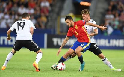 Dani Ceballos durante el partido ante Alemania.