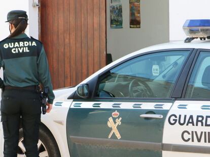 Una agente de la Guardia Civil.