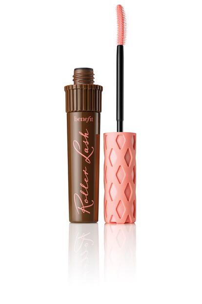 'Roller Lash' de Benefit vuelve esta temporada en marrón para ganar en naturalidad. Contiene pro-vitamina B5 para nutrir y cuidar de las pestañas (25 euros, a la venta a partir del 1 de octubre).