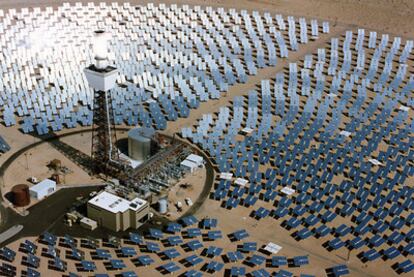 Una central termosolar en el desierto de Mojave, en California.