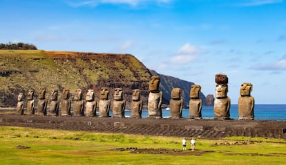 Chile: Los 15 moáis en Ahu Tongariki, en la isla de Pascua