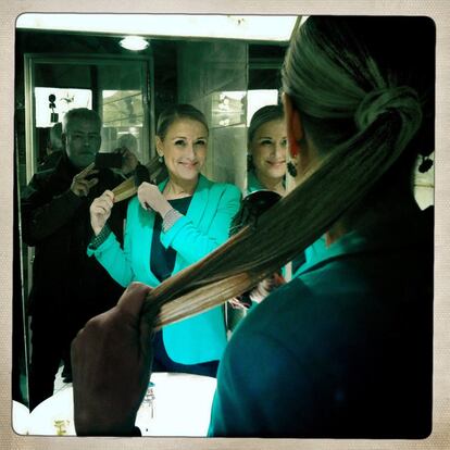 Cristina Cifuentes, fotografiada en un baño de la Delegación del Gobierno.