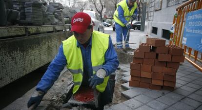 Trabajadores en una obra de Madrid