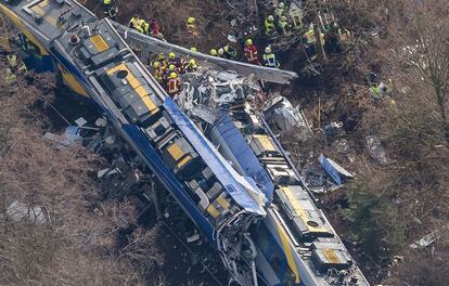 Los dos trenes siniestrados cerca de Bad Aibling, Baviera.