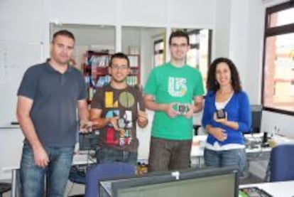 Equipo directivo de Sayme en la oficina de la empresa en Santander.