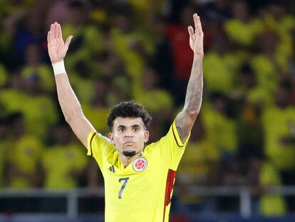 Luis Díaz celebra su segundo gol en el partido de eliminatorias entre Colombia y Brasil, en Barranquilla.