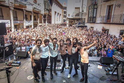 Los componentes del grupo Sidonieen el Festival Sonorama Ribera.