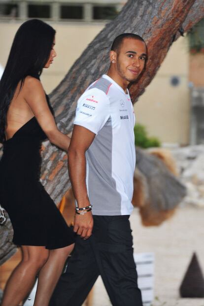 Lewis Hamilton saca un ratito de las pistas para pasarlo con su novia Nicole.