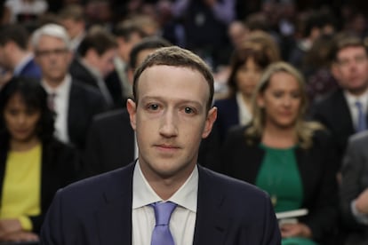 Mark, el alienígena: Zuckerberg comparece en el Capitolio para dar explicaciones por el masivo robo de datos por parte de Cambridge Analytica en 2018.
