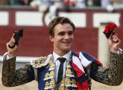 El diestro francés Juan Bautista, tras recibir ayer dos orejas en su segundo toro en Las Ventas.