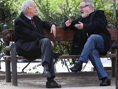 Eduardo Mendoza (a la izquierda) y Fernando Savater, fotografiados el pasado lunes en Madrid.