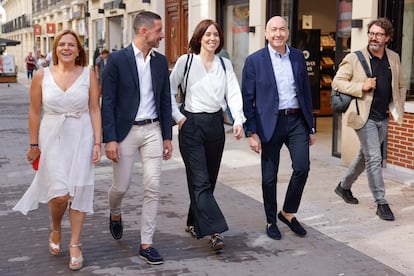 La secretaria general del PSPV-PSOE, y ministra de Ciencia, Innovación y Universidades, Diana Morant, acompañada por Pilar Bernabé, Carlos Bielsa y Alejandro Soler, a su llegada para presidir la primera reunión del grupo socialista en Les Corts Valencianes este viernes para analizar el inicio del curso político.