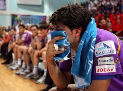 Un jugador del Valladolid, tras perder la Recopa de 2006 ante el Chéjov.