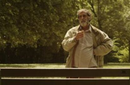 Ramón Barea, en un fotograma de la película 'Negociador', de Borja Cobeaga.