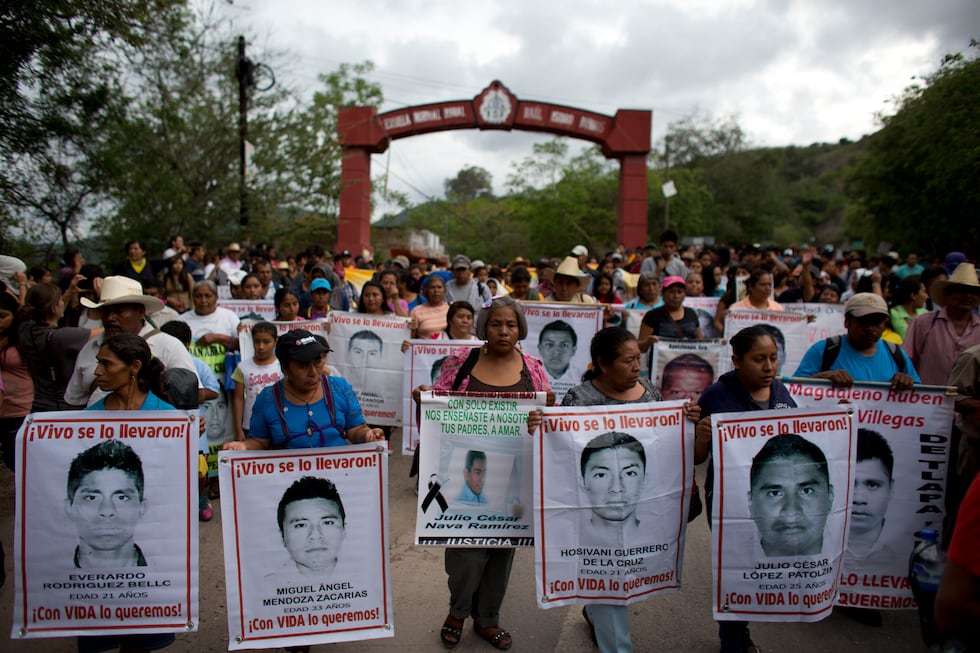 Caso Ayotzinapa: diez años en busca de verdad y justicia para los 43 ...