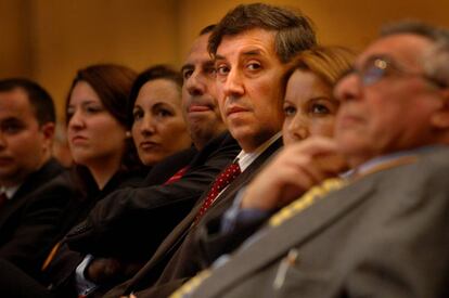 Francisco Javier Tomás, en el centro, cuando era diputado.