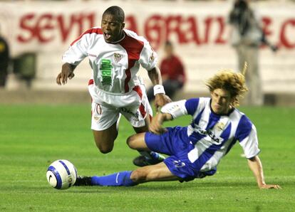 Julio Batista fue fichado en 2003 por 2,5 millones de euros del Sau Paulo. Fue vendido dos años depsués por 25 millones al Arsenal, después de hacer 47 goles en dos temporadas.