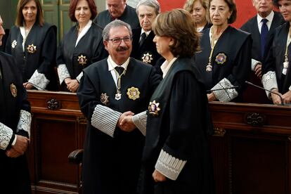 El presidente del Consejo General del Poder Judicial (CGPJ) por sustitución, Rafael Mozo, asiste a la ceremonia de jura o promesa de Dolores Delgado, como fiscal de Sala de la Fiscalía Togada del Tribunal Supremo, este martes, en el Tribunal Supremo. 