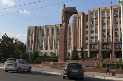 Una estatua de Lenin, en la plaza principal de Tiraspol.