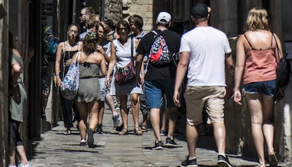 Turistas en el centro de Girona.