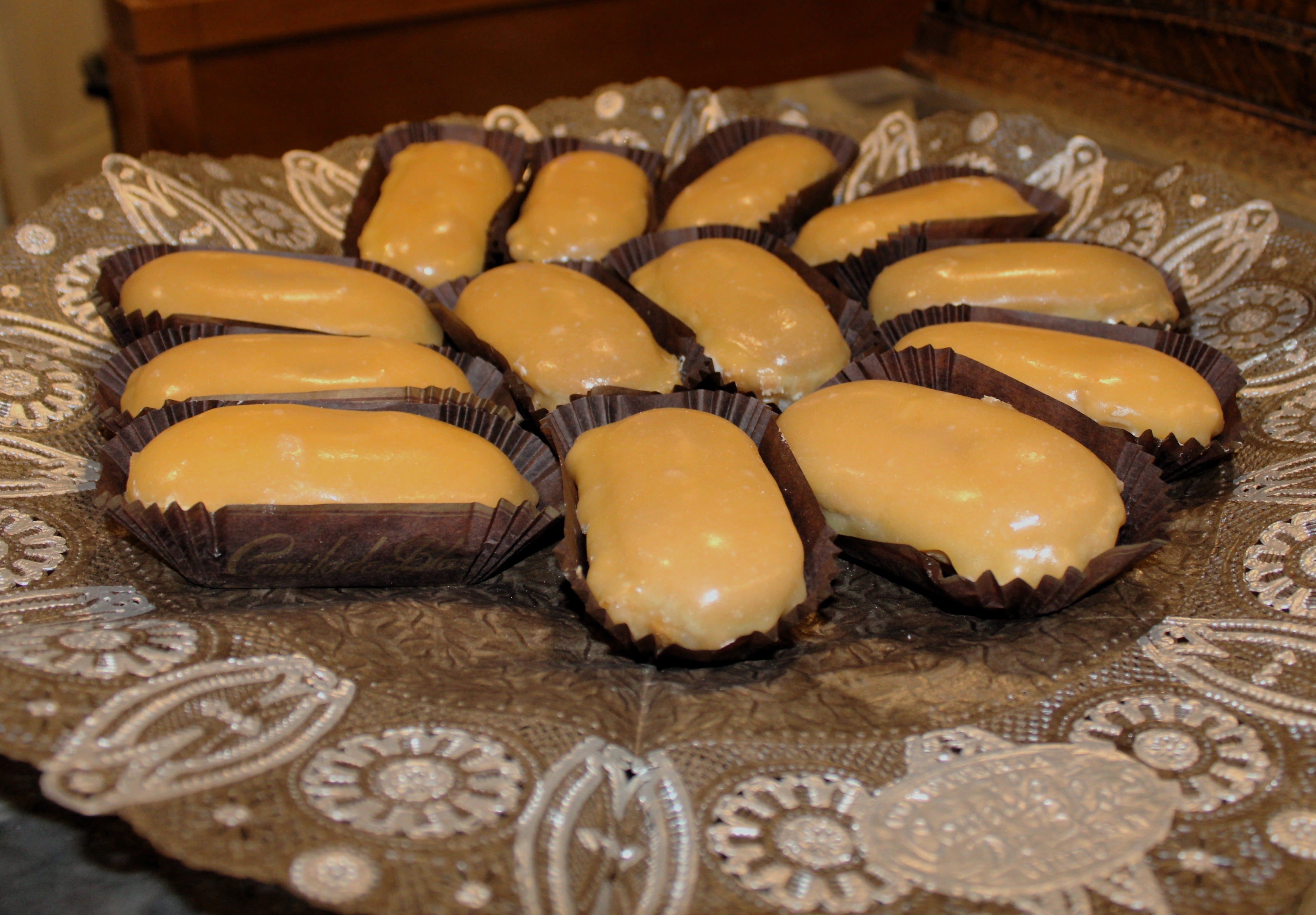 No son pequeños, pero es imposible comer solo un carbayón.