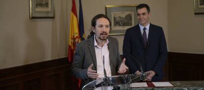 Intervención de Pablo Iglesias, tras firmar el pacto con Pedro Sánchez, el pasado mes de noviembre en el Congreso.