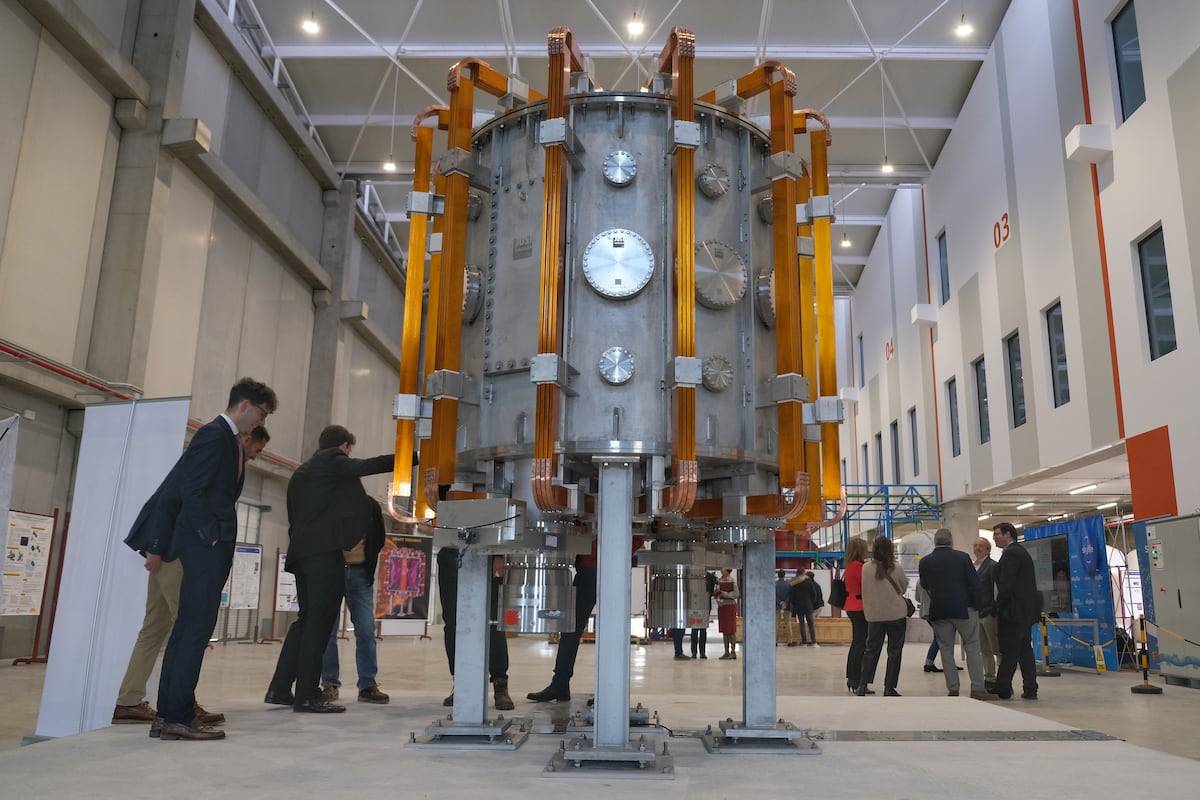 The nuclear fusion tokamak of the University of Seville manages to generate plasma at millions of degrees for a record time