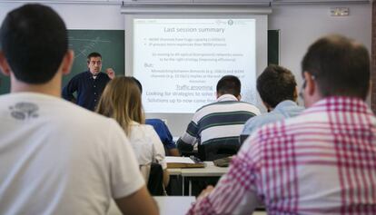 Una classe universitària impartida en anglès.