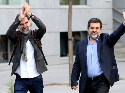 Jordi Cuixart (izquierda) y Jordi Sánchez, a su llegada a la Audiencia Nacional en 2017.