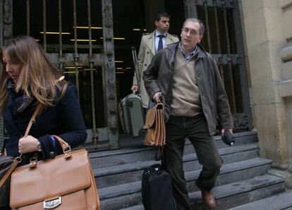 El exresponsable de la Hacienda de Irún José María Bravo a la salida de una de las vistas.