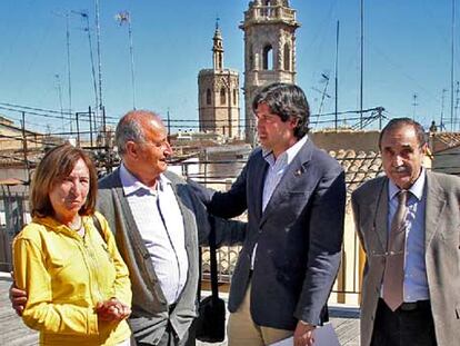 Amparo Salvador, Vicente Muñiz, Lorenzo Agustí y Eliseu Climent, ayer, en Valencia.