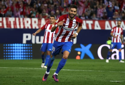 Carrasco celebra un gol al Granada.