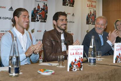 Sergio Ramos, Iker Casillas y Vicente del Bosque.