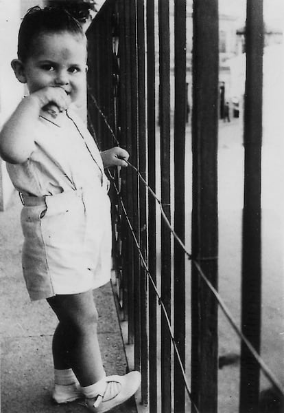 Mariano Rajoy Brey nació el 27 de marzo de 1955. Aunque su familia vivía entonces fuera de Galicia, el nacimiento se produjo, por deseo expreso de su madre, en Santiago de Compostela. Esta imagen fue tomada en marzo de 1956.