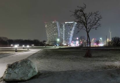 En la planta 23 de este hotel de cuatro estrellas hay un bar con magníficas vistas de la zona.