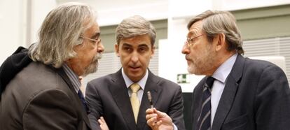 De izquierda a derecha, &Aacute;ngel P&eacute;rez (IU), David Ortega (UPyD) y Jaime Lissavetzky (PSM), en el pleno. 