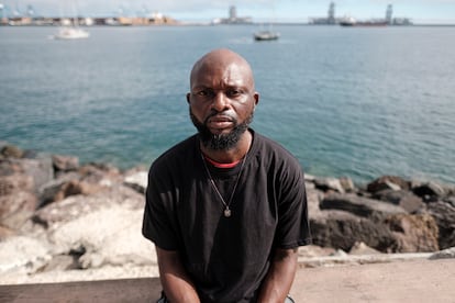 Henry A., uno de los tres ciudadanos nigerianos que sobrevivieron a una travesía de 11 días desde Lagos hasta Gran Canaria como polizones en el hueco del timón de un petrolero.