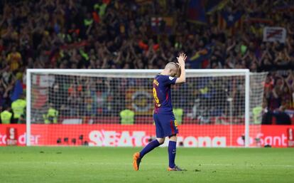 Iniesta, al ser sustituido en la final de la Copa del Rey.