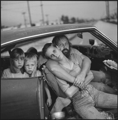 La familia Damm al seu cotxe. Los Ángeles, California, Estats Units, 1987.