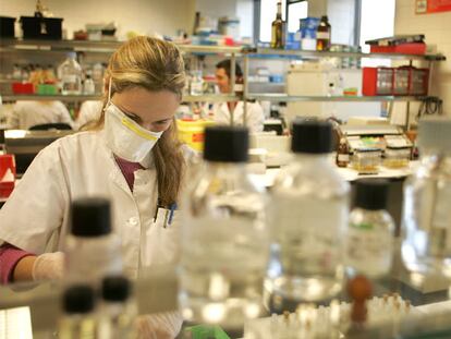 España es de los pocos países europeos que dejan el grueso de la investigación en manos de funcionarios.