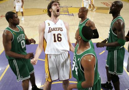 Pau, en su primera final, entre Powe, Pierce, Allen y Garnett (16 de junio de 2008).