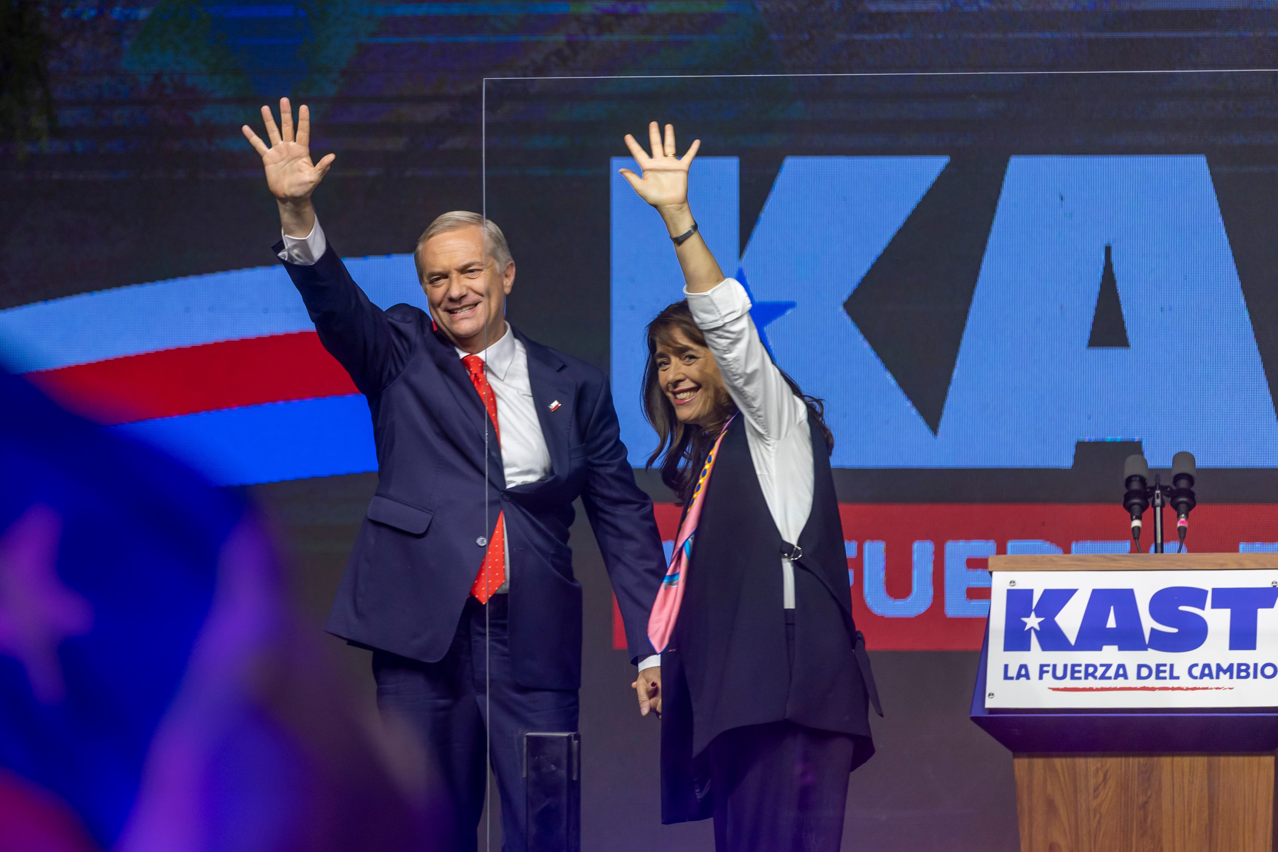 José Antonio Kast y su esposa María Pía Adriasola.
