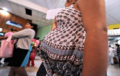 Una mujer embarazada en un hospital de Honduras.