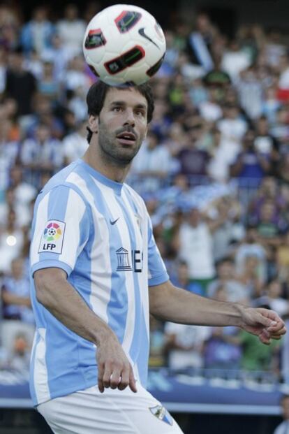 Van Nistelrooy, en su presentación como futbolista del Málaga.