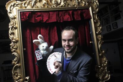 El mago Jorge Blass, director del Festival Internacional de Magia, que se celebra hasta el domingo en el Teatro Circo Price.
