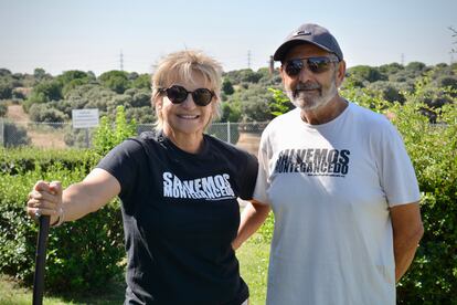 Luisa Cabello y Carlos franco, dos vecinos de la plataforma Salvemos Montegancedo.