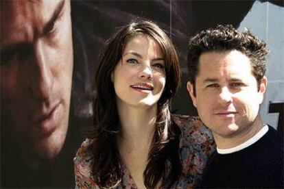 El director de la tercera parte de <i>Misión imposible,</i> J. J. Abrams, y la protagonista, Michelle Monaghan.