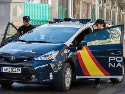 Un coche de la policía nacional en una imagen de archivo.