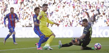 Neymar hace el primer gol.